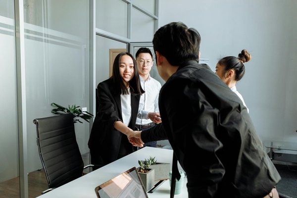 Devenir assistant social : les conditions à remplir